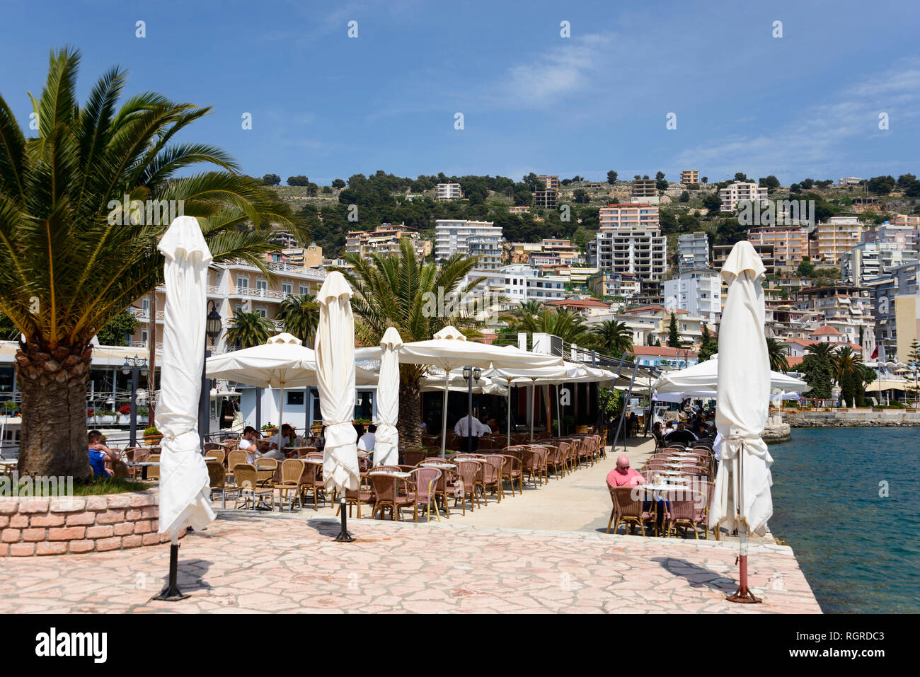 Restaurant in der Nähe von Hafen, Saranda, Riviera, Ionisches Meer, Albanien Stockfoto