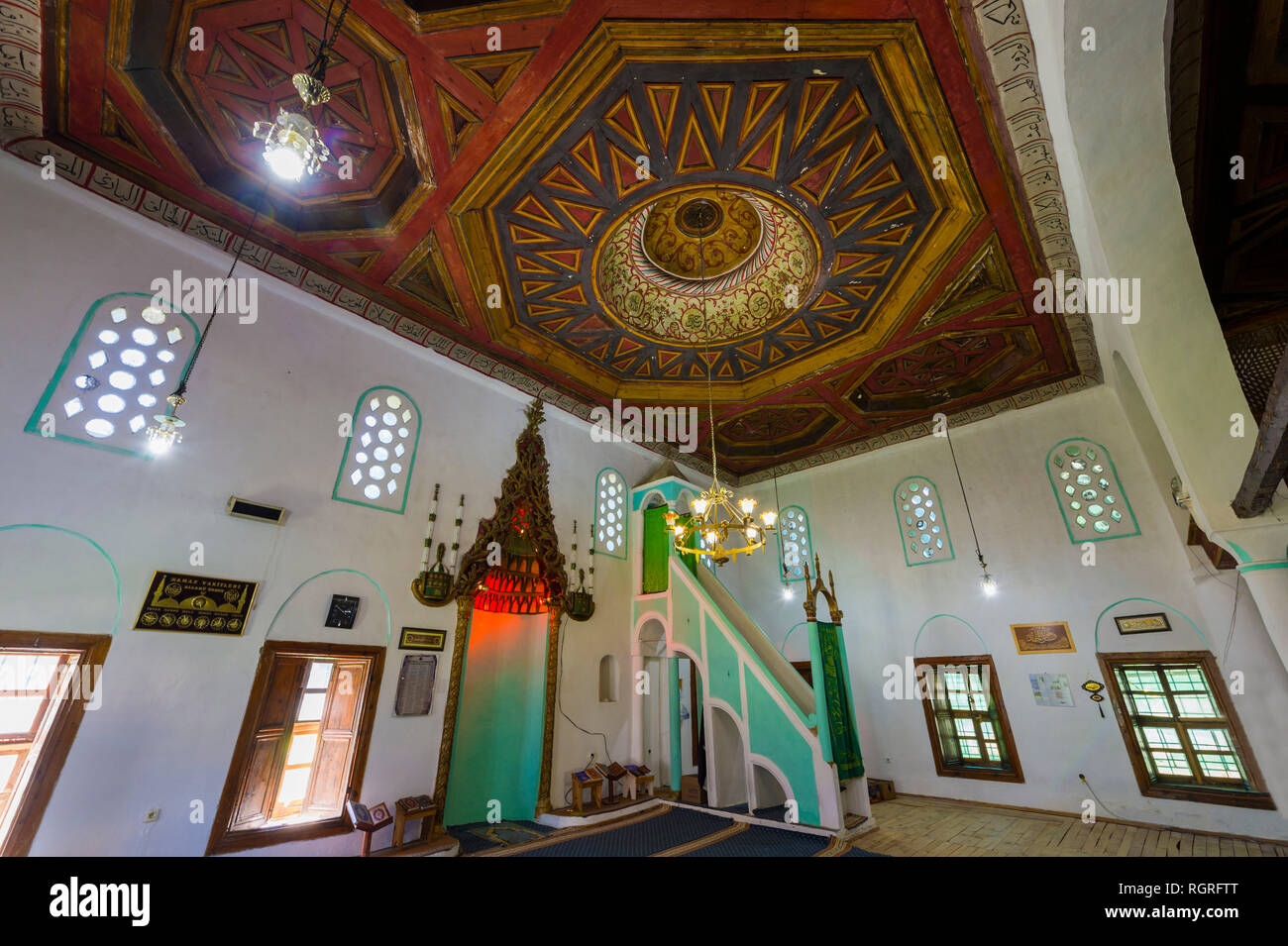 King's Moschee, Gebet Hall, aus Holz geschnitzte Decke, Berat, Albanien Stockfoto