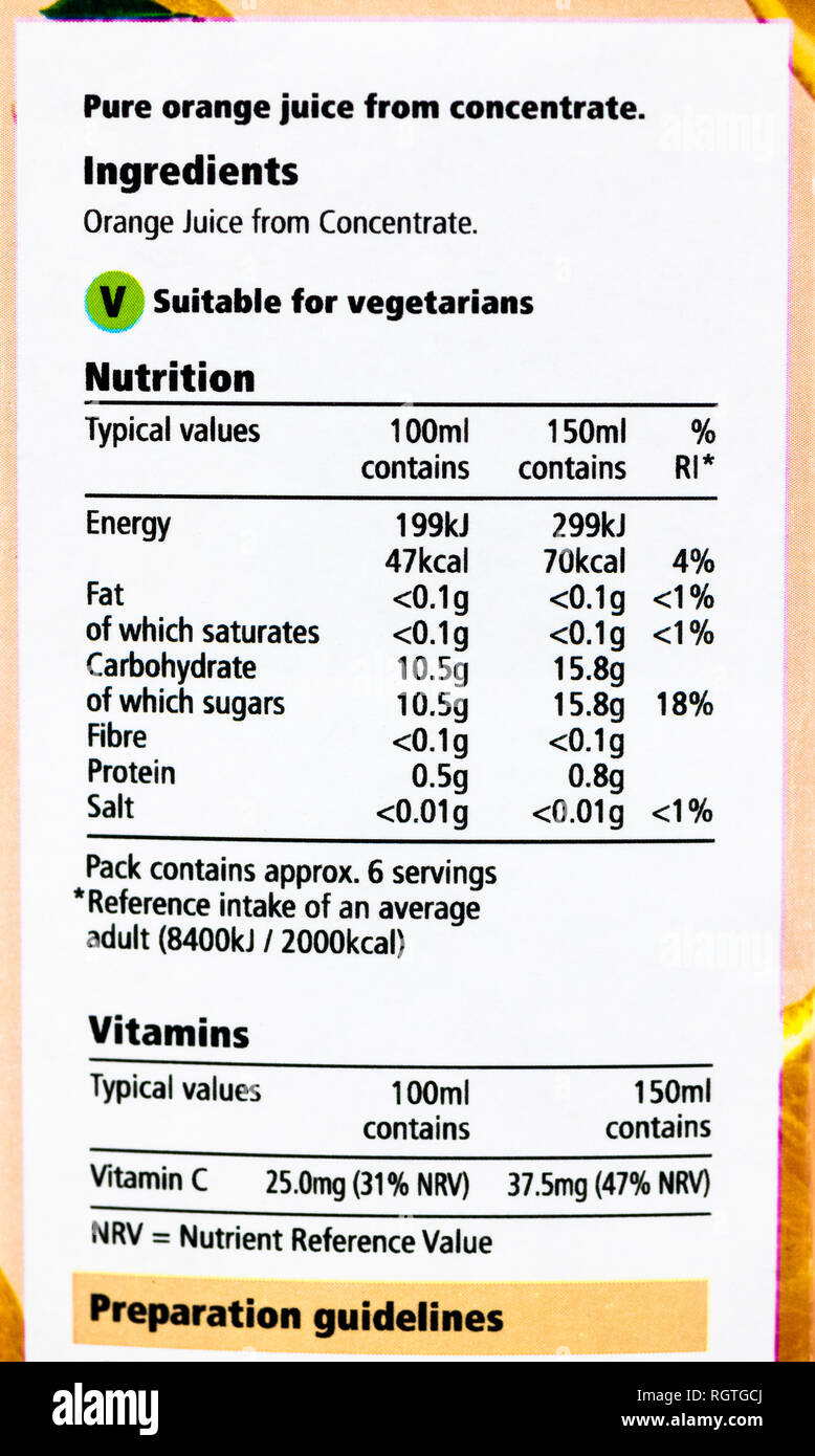 Tesco's Orangensaft aus Konzentrat Ernährung Informationen. Stockfoto