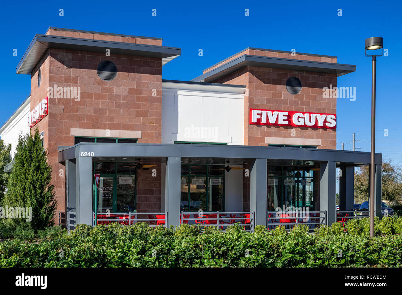 Fünf Jungs schnell zwangloses Restaurant. Stockfoto