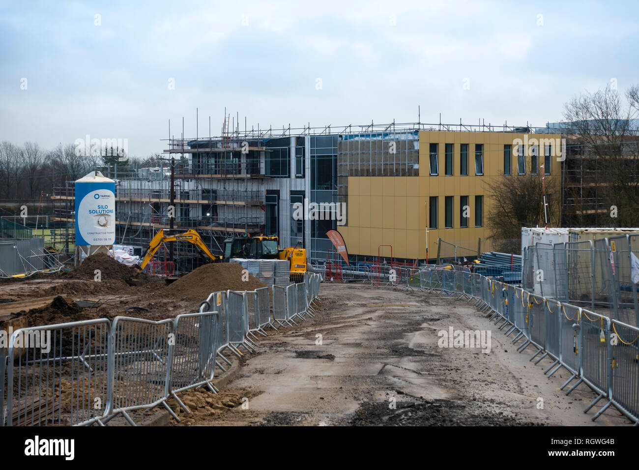 Die neue Castlebrook High School Gebäude im Bau in Unsworth begraben. Stockfoto