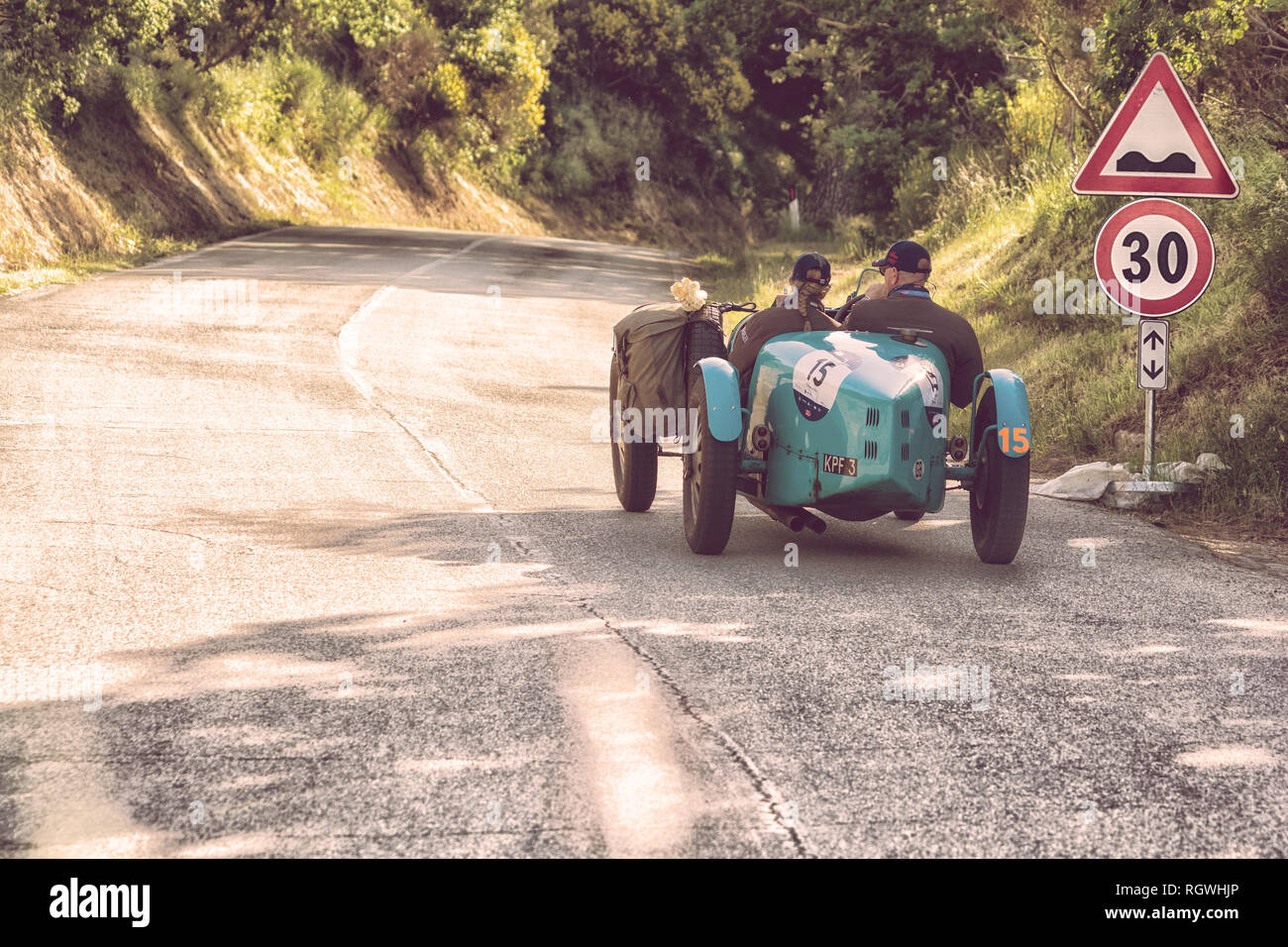PESARO COLLE SAN BARTOLO, Italien, 17. Mai - 2018: Bugatti T 35 GRAND PRIX 1925 auf einem alten Rennwagen Rallye Mille Miglia 2018 die berühmten italienischen seine Stockfoto