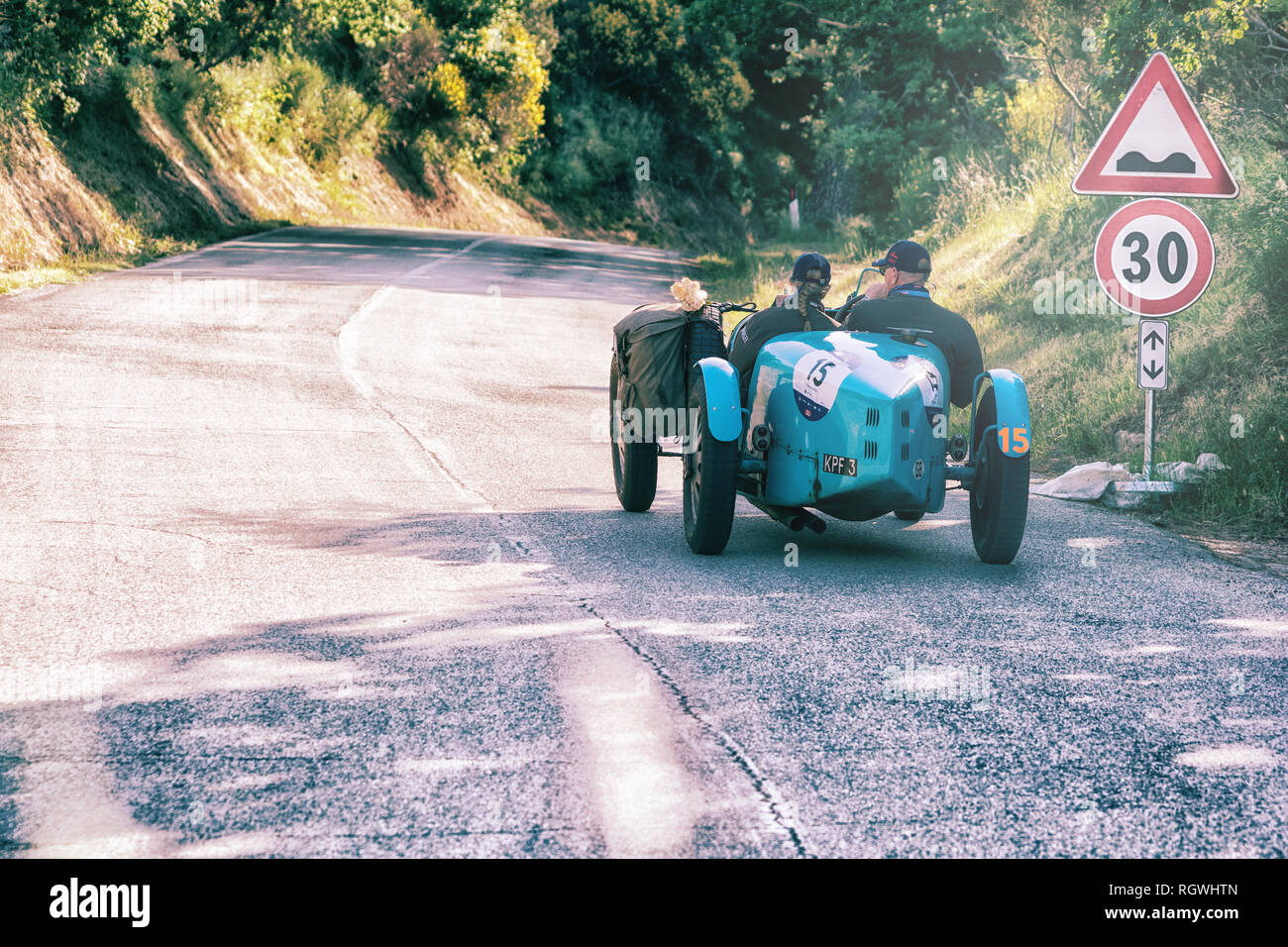 PESARO COLLE SAN BARTOLO, Italien, 17. Mai - 2018: Bugatti T 35 GRAND PRIX 1925 auf einem alten Rennwagen Rallye Mille Miglia 2018 die berühmten italienischen seine Stockfoto