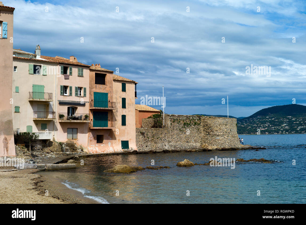 Häuser von La Ponche Bezirk von Saint Tropez, der Französischen Riviera (Côte d'Azur), Provence, Frankreich Stockfoto