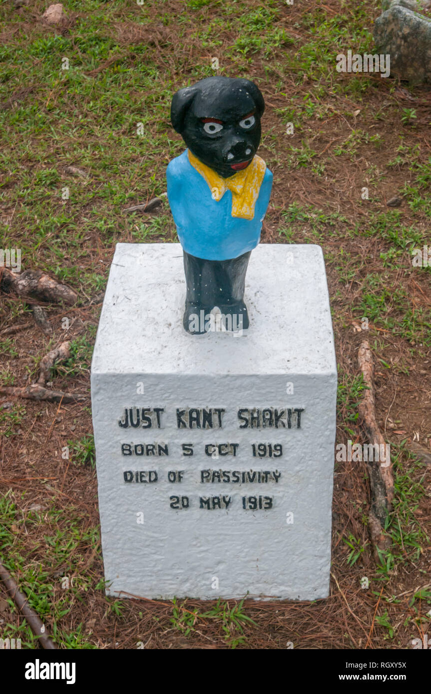 Der Friedhof oder Friedhof der Negativität im Camp John Hay in Baguio City, Philippinen verloren, enthält eine Fülle von witzigen Wörter von Klugheit. Stockfoto