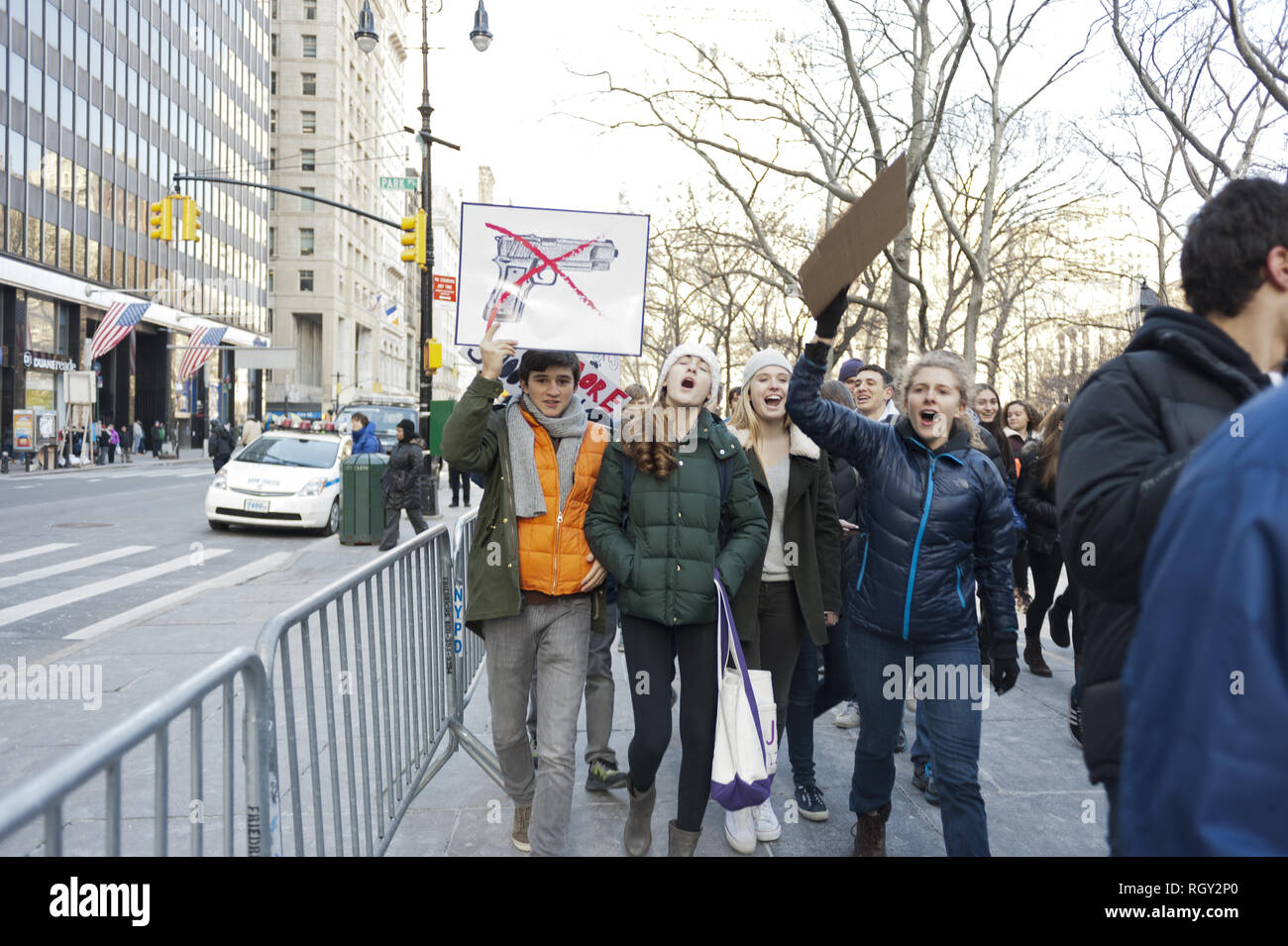 Studenten für Waffenbesitz Kundgebung am Rathaus in Manhattan, am 4. Februar 2013. Schüler aus der Dalton School inszenierte die anti-gun Protest Stockfoto