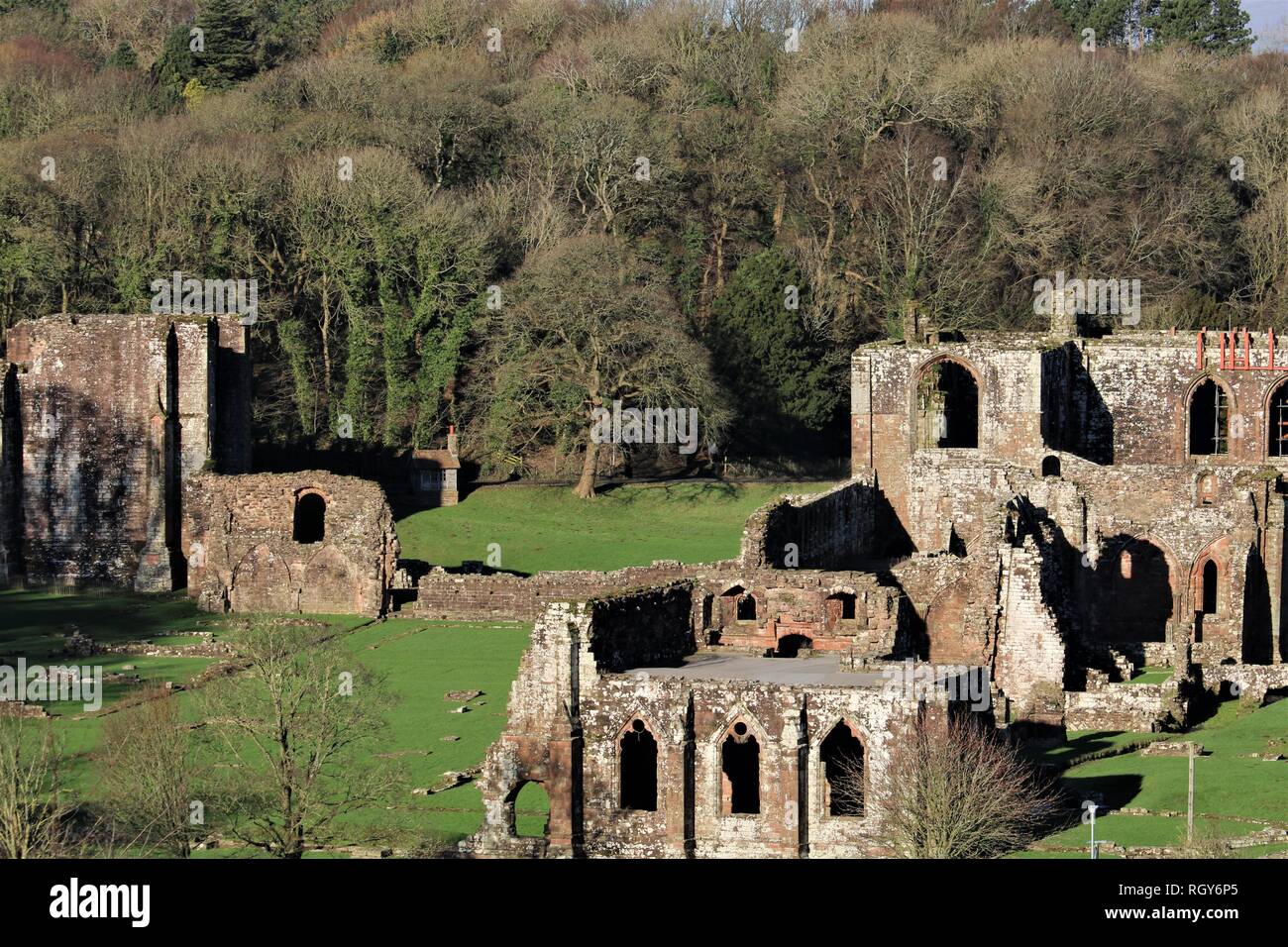 UK Furness Abbey, Barrow In Furness, Cumbria. Blick Richtung Furness Abbey. Furness Halbinsel. Stockfoto