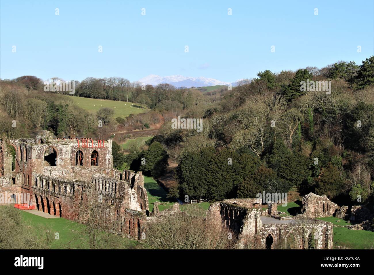 UK Furness Abbey, Barrow In Furness, Cumbria. Blick Richtung Furness Abbey. Furness Halbinsel. Stockfoto