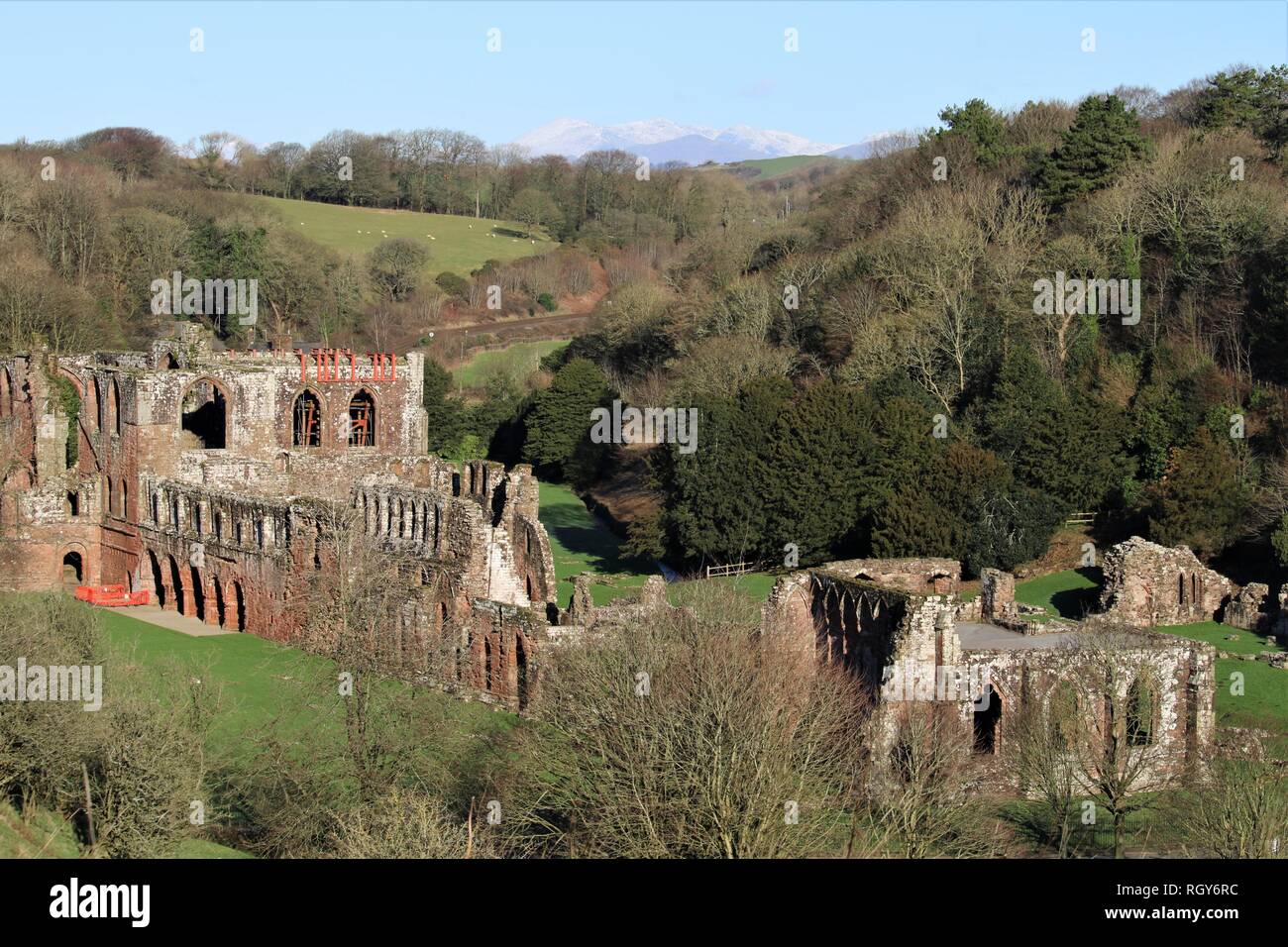 UK Furness Abbey, Barrow In Furness, Cumbria. Blick Richtung Furness Abbey. Furness Halbinsel. Stockfoto