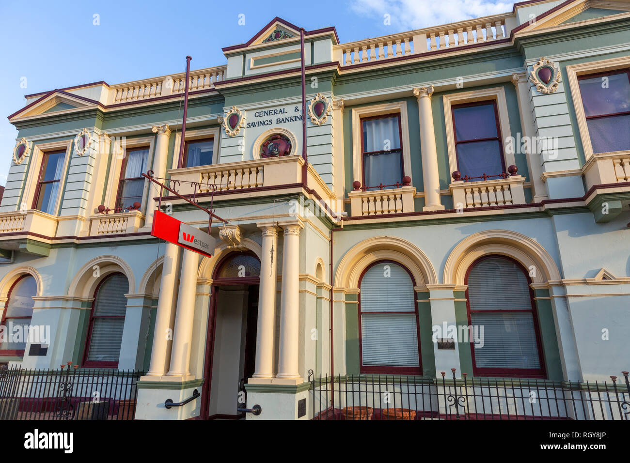 Der ehemalige General und Sparkasse in Bathurst Stadtzentrum, jetzt ein Zweig der Westpac Bank, William Street, Bathurst, New South Wales, Australien Stockfoto