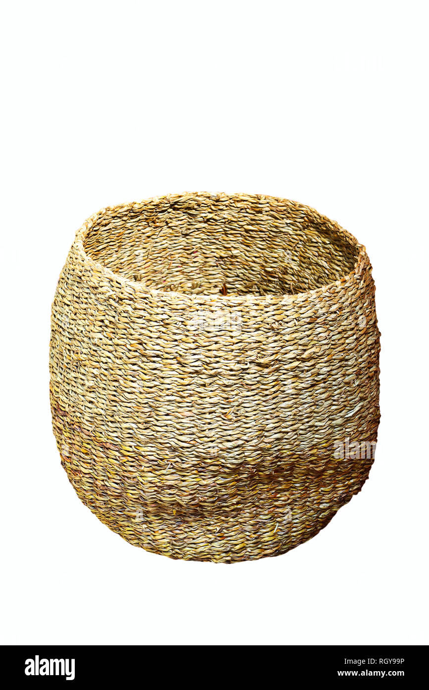 Trellis Handmade Warenkorb auf weißem Hintergrund Stockfoto