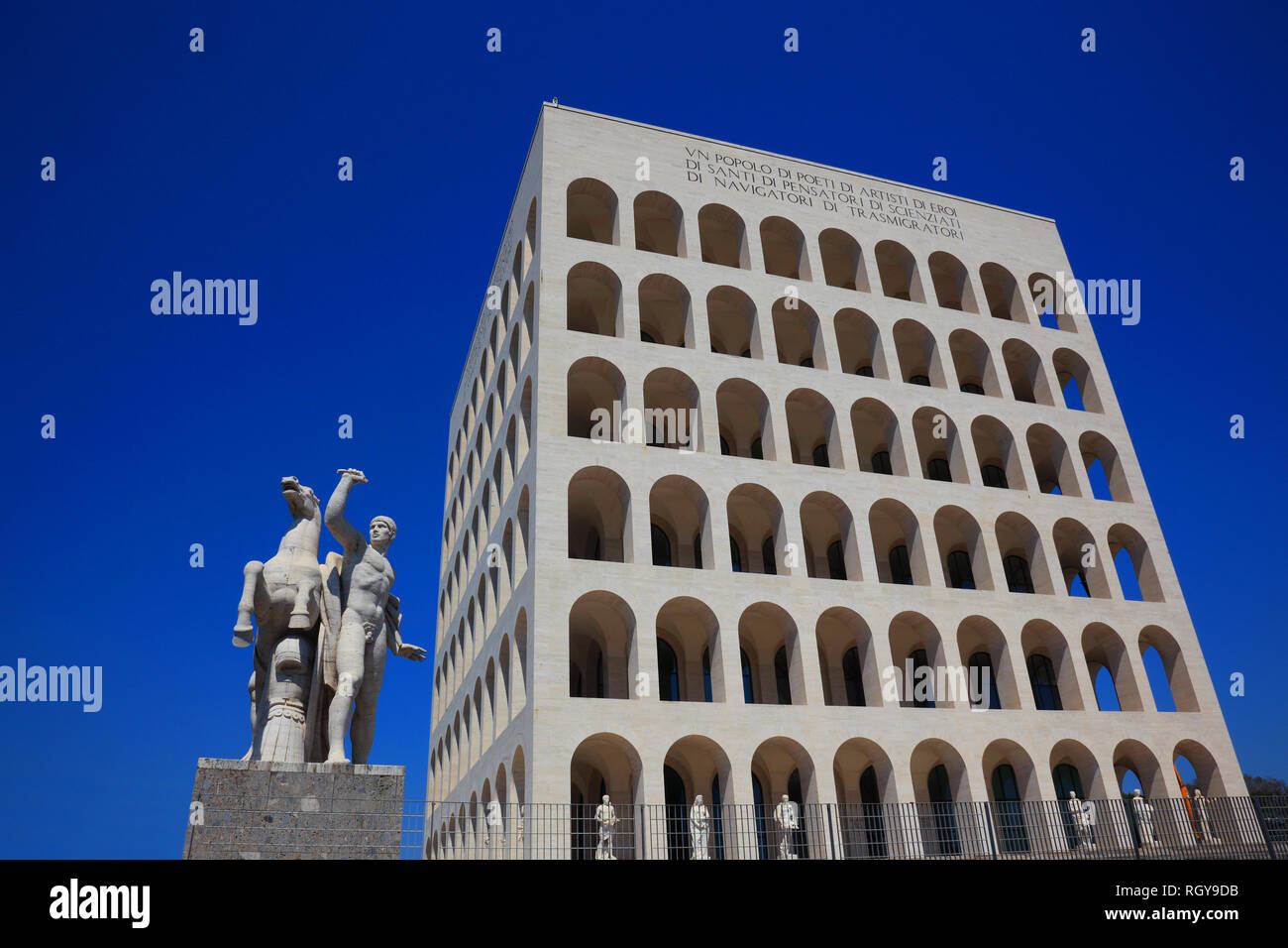 Palazzo della Civilta Italiana, quadratische Kolosseum, auch Palazzo della Civilta del Lavoro, Colosseo Quadrato, Esposizione Universale di Roma, Weltausste Stockfoto