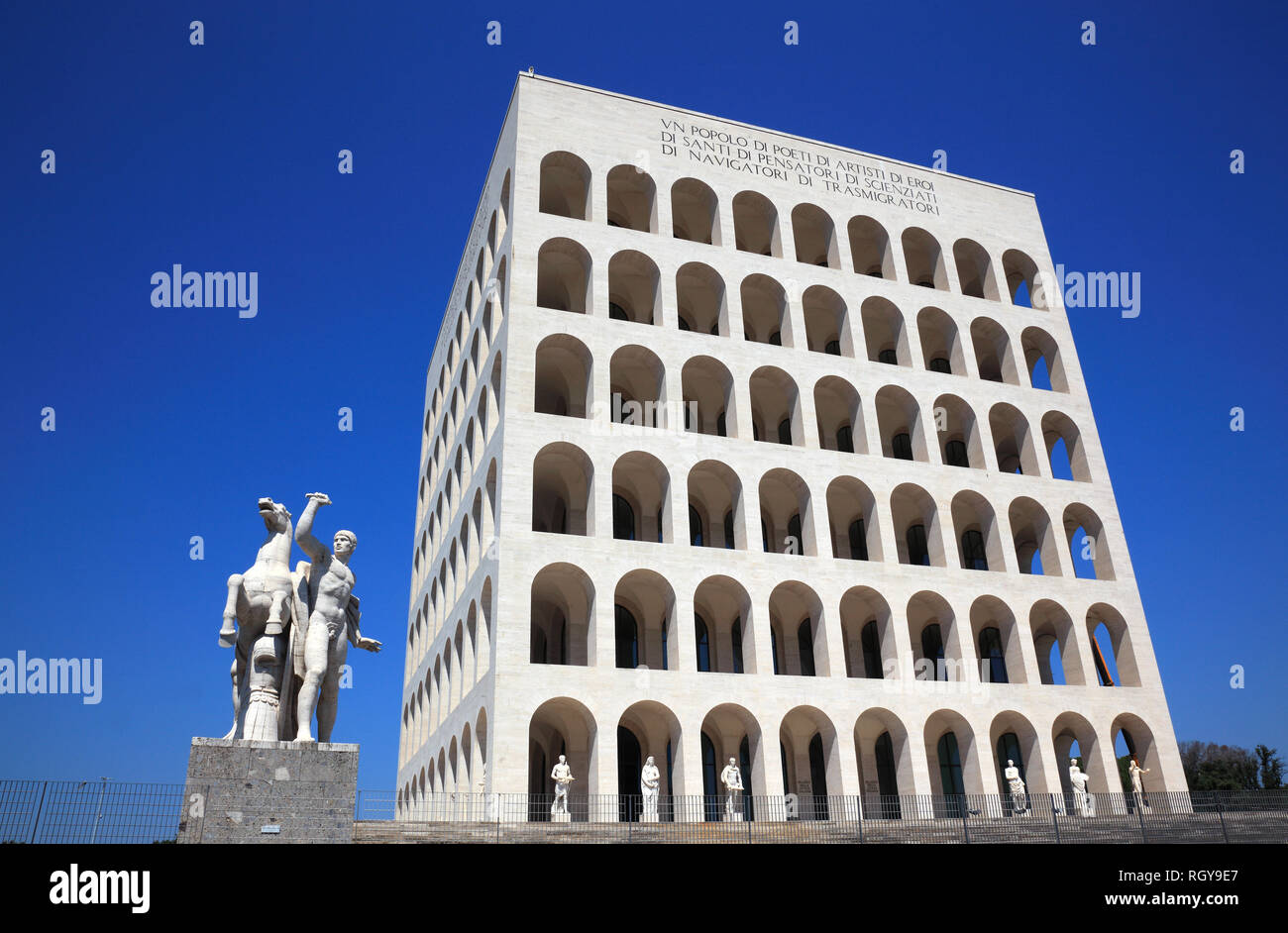 Palazzo della Civilta Italiana, quadratische Kolosseum, auch Palazzo della Civilta del Lavoro, Colosseo Quadrato, Esposizione Universale di Roma, Weltausste Stockfoto