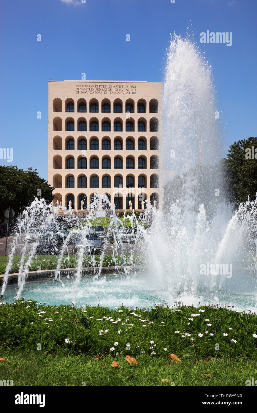 Palazzo della Civilta Italiana, quadratische Kolosseum, auch Palazzo della Civilta del Lavoro, Colosseo Quadrato, Esposizione Universale di Roma, Weltausste Stockfoto