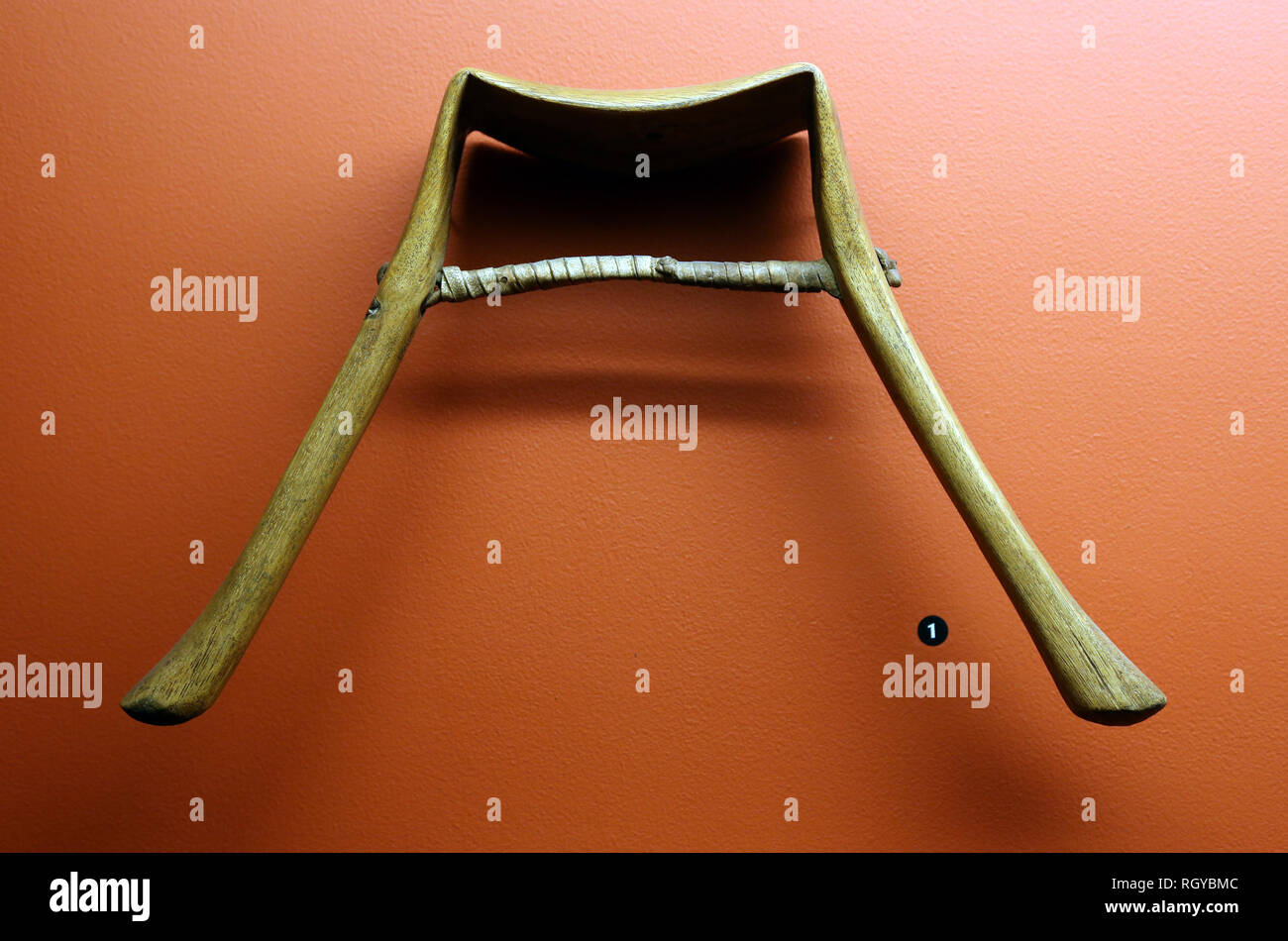 Afrika. Kenia. Headress (Holz). Turkana Völker. 20. Stockfoto