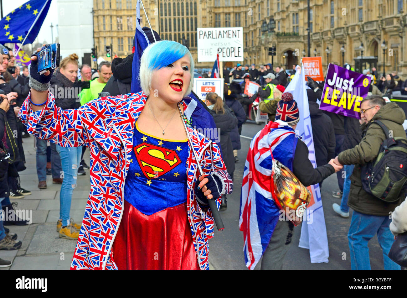 Madeleina Kay - Junge Europäerin des Jahres/"EU" Supergirl - Kampagne gegen Brexit außerhalb des Parlaments, Jan 29 2019 Stockfoto