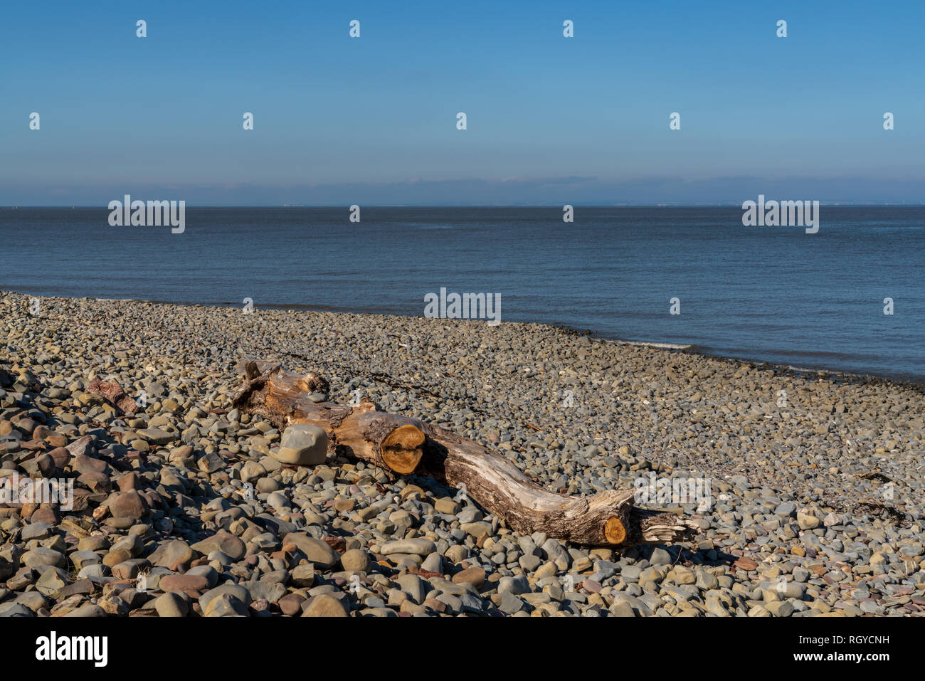 Lilstock Strand in Somerset, England, Großbritannien - Blick auf den Kanal von Bristol Stockfoto