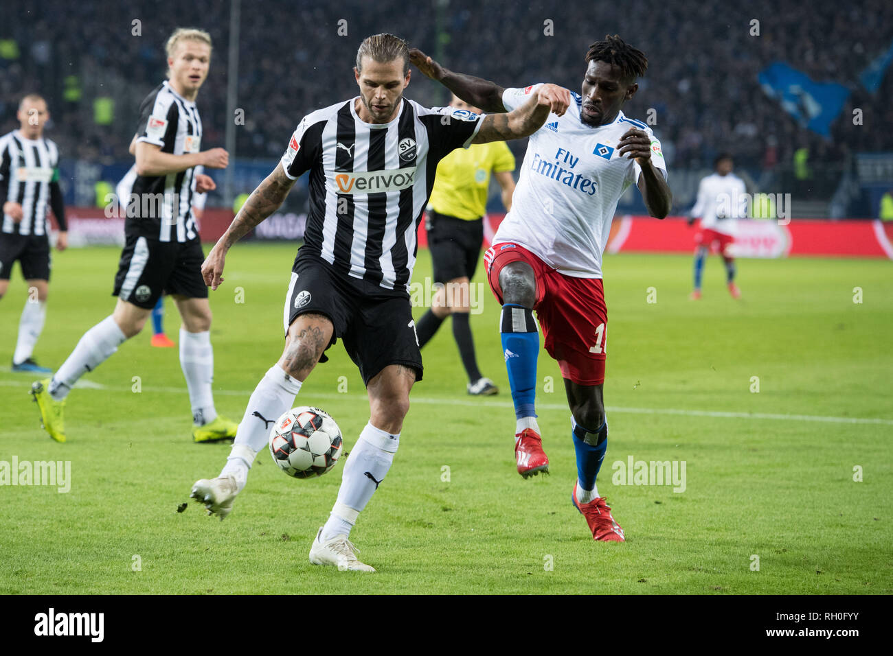 Hamburg, Deutschland. 30 Jan, 2019. Dennis DIEKMEIER (links, SH) vs Bäckerei JATTA (HH), Aktion, Duellen, Fußball 2. 1. Fussballbundesliga, 19. Spieltag, Hamburg Hamburg Hamburg (HH) - SV Sandhausen (SH) 2:1, am 30/01/2019 in Hamburg, Deutschland. € | Nutzung der weltweiten Kredit: dpa/Alamy leben Nachrichten Stockfoto