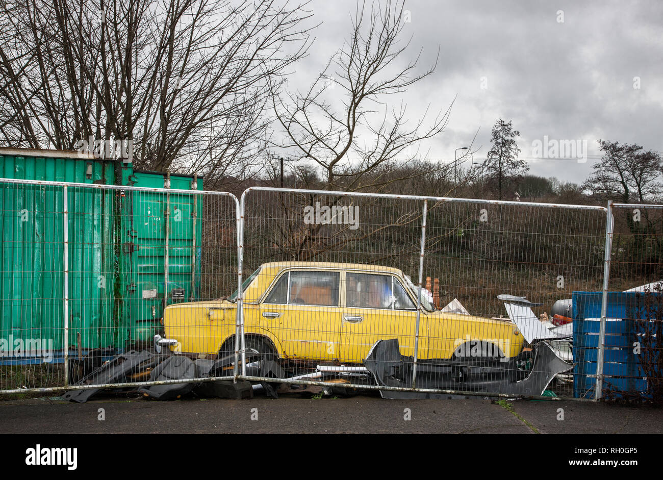 Carrigaline, Cork, Irland. 31. Januar, 2019. Einem ehemaligen sowjetischen Lada 1300 Auto, auf einem Schrottplatz in Carrigaline, Co Cork, Irland demontiert. Stockfoto