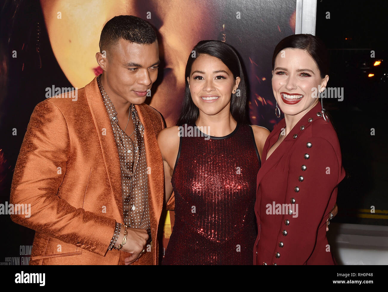 Los Angeles, Kalifornien, USA. 30. Januar, 2019. (L - R) Ismael Cruz Cordova, Gina Rodriguez und Sophia Bush an der Premiere von Columbia Pictures' 'Miss Bala' im Regal LA Live Stadion 14 am 30 Januar, 2019 in Los Angeles, Kalifornien. Quelle: Jeffrey Mayer/Alamy leben Nachrichten Stockfoto