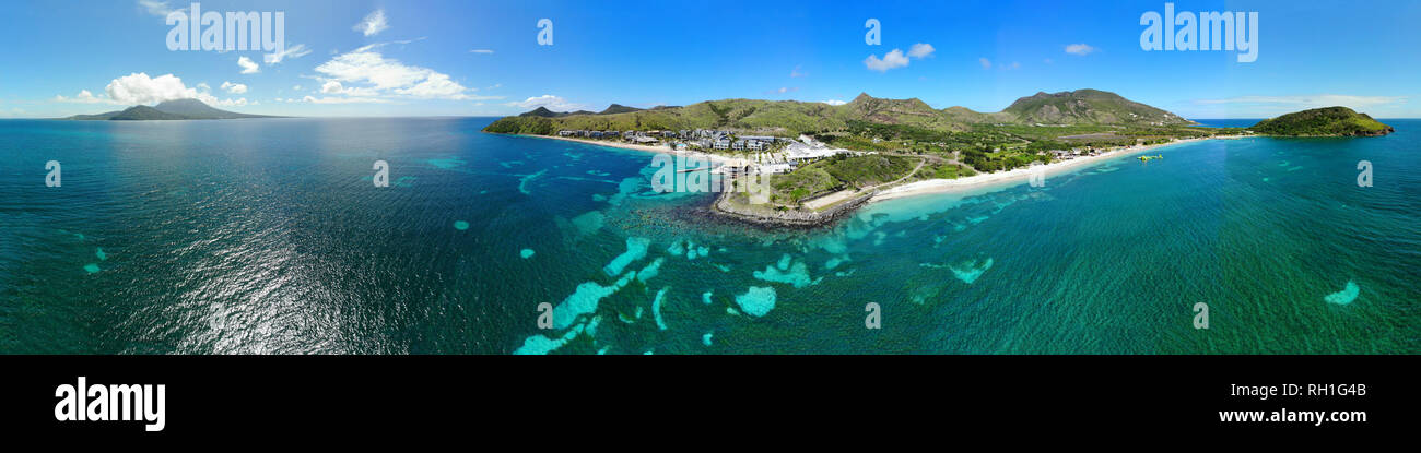 Antenne Panoramablick von Christopher Hafen und das Karibische Meer, St. Kitts, in der Nähe des Park Hyatt Hotel und Reggae Beach Stockfoto