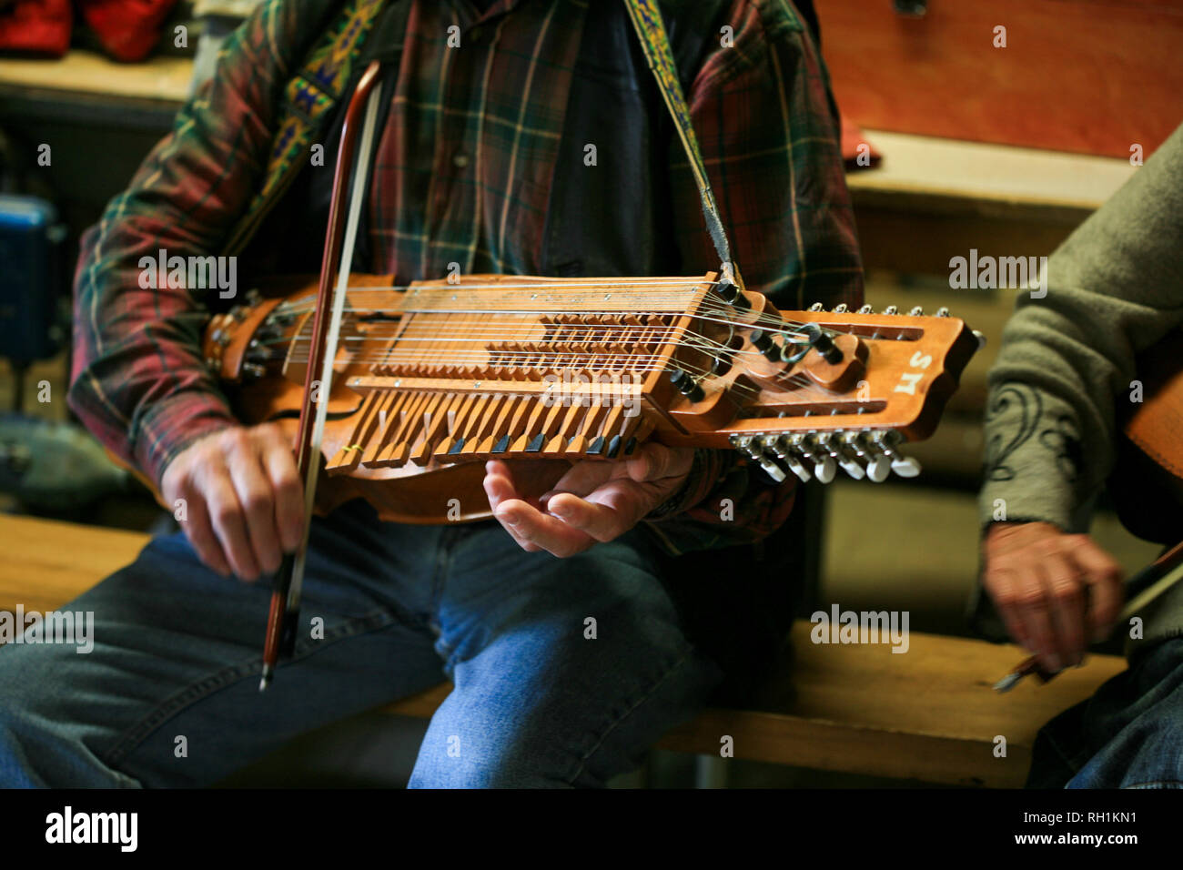 KEYED FIDDLE traditionelle schwedische Musikinstrument Stockfoto