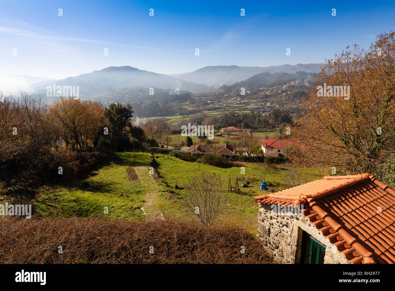 Panoramaaussicht, Dorf Arcos de Valdevez. Viana do Castelo, Region Alto Minho. Nördlichen Portugal, Europa Stockfoto