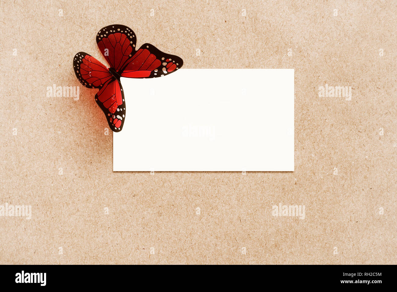 Valentines Tag romantischen Hintergrund, happy holiday am 14. Februar, liebe Konzept. Postkarte Hintergrund, dekoriert mit Schmetterling. Dekorative Karte für Th Stockfoto