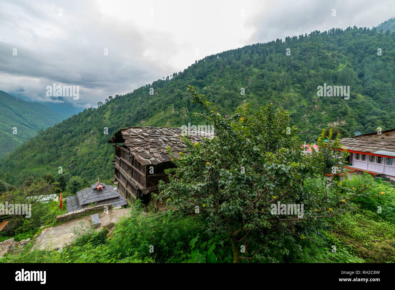 Dorf Holz haus in Himalaya, Himachal Pradesh, Indien Stockfoto