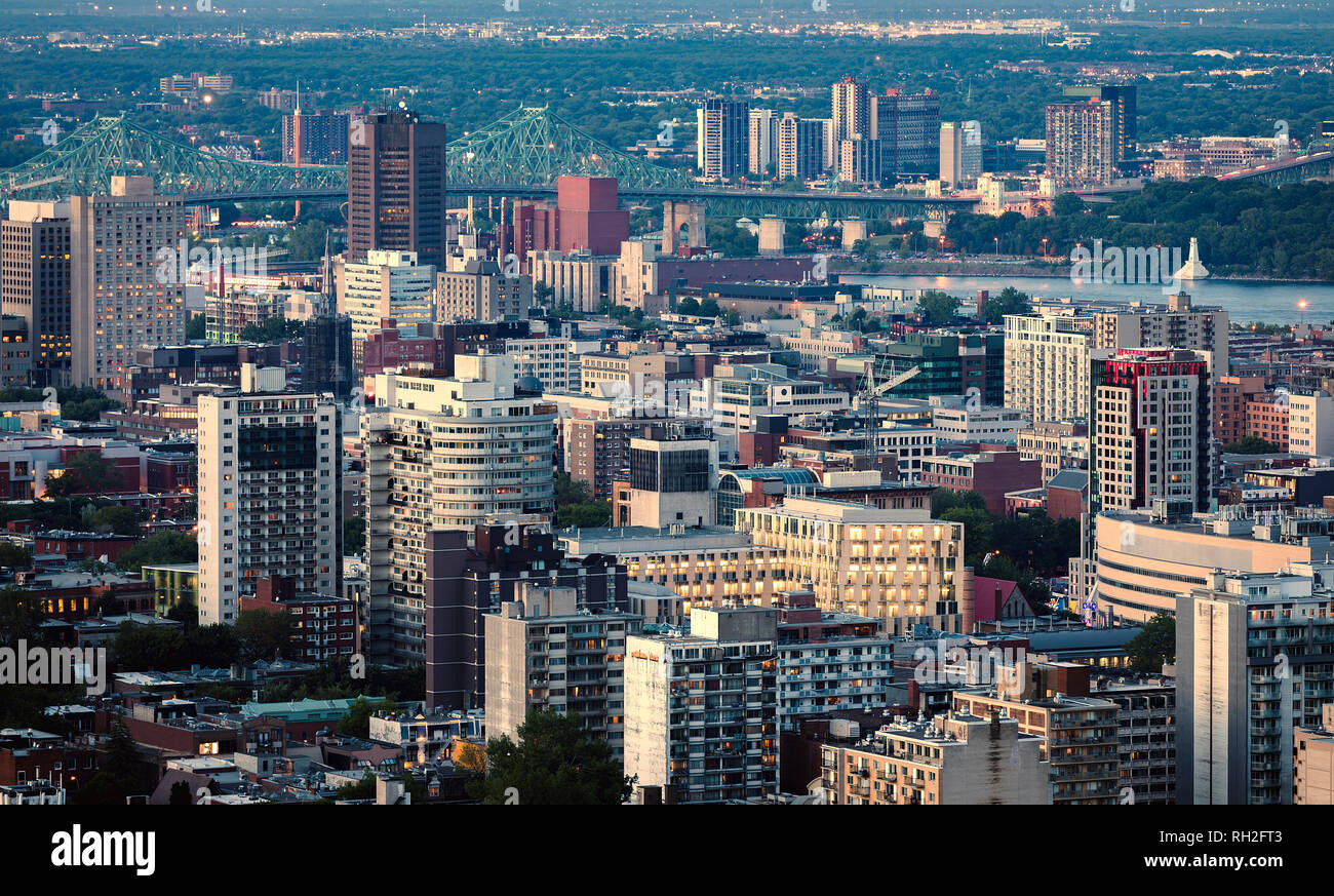 Montreal Downtown bei Sonnenuntergang, im Sommer, Ansicht von Kondiaronk Belvedere, Quebec, Kanada Stockfoto