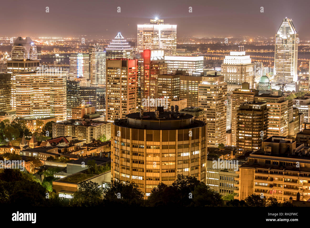 Montreal Downtown in einer Sommernacht, Ansicht von Kondiaronk Belvedere Stockfoto