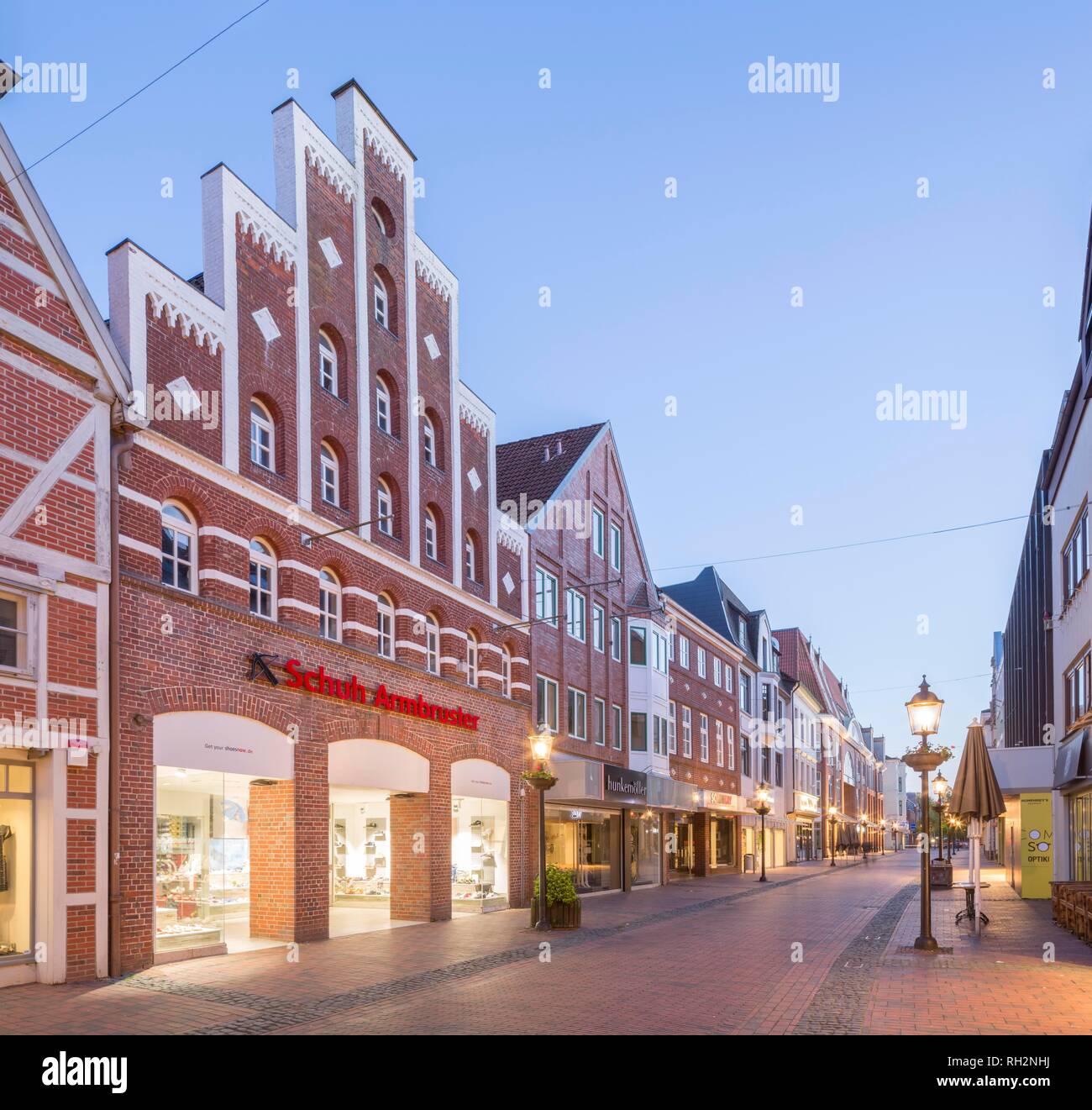 Historische Stadt Haus mit Treppe Giebel, Lange Straße, Altstadt, Buxtehude, Niedersachsen, Deutschland Stockfoto