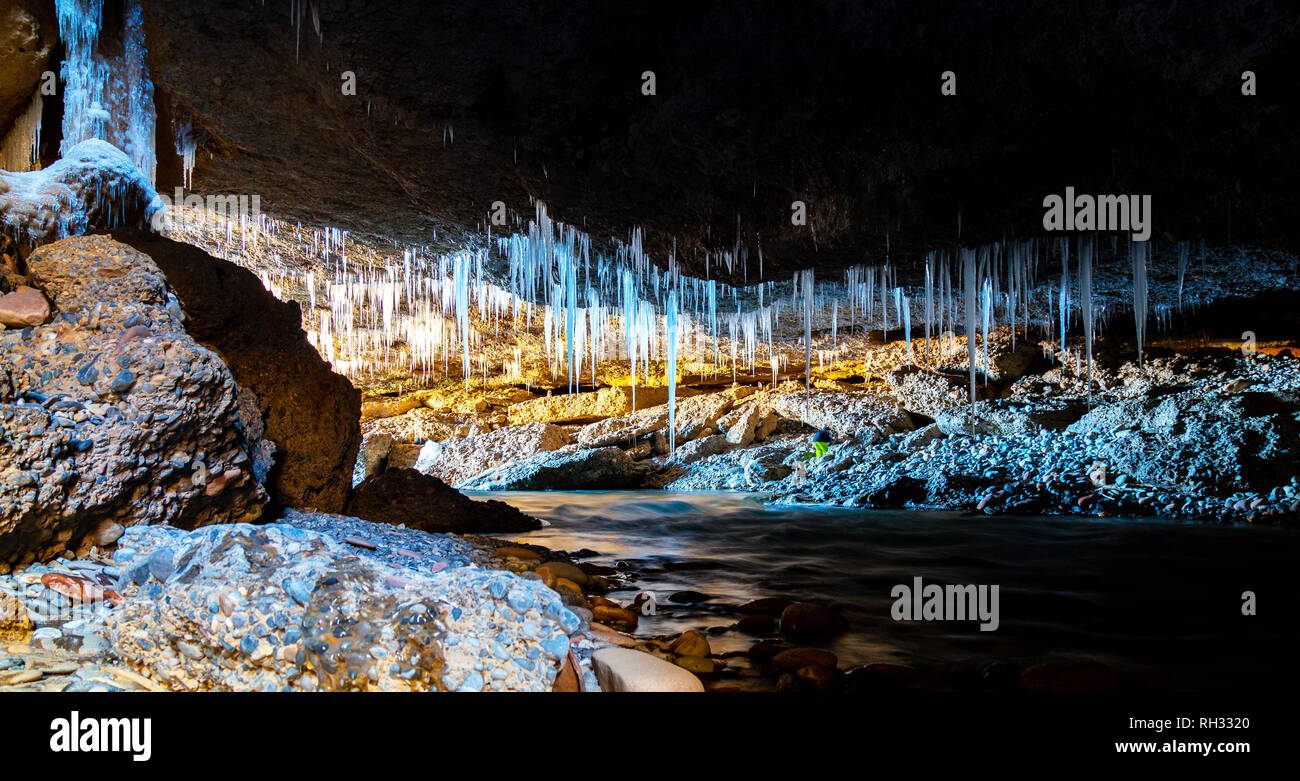 Stalaktiten und stalagmiten Fotos und Bildmaterial in hoher Auflösung Alamy
