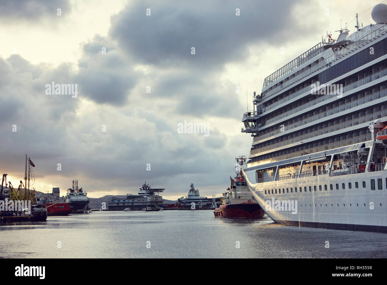 Fähre am Meer Stockfoto