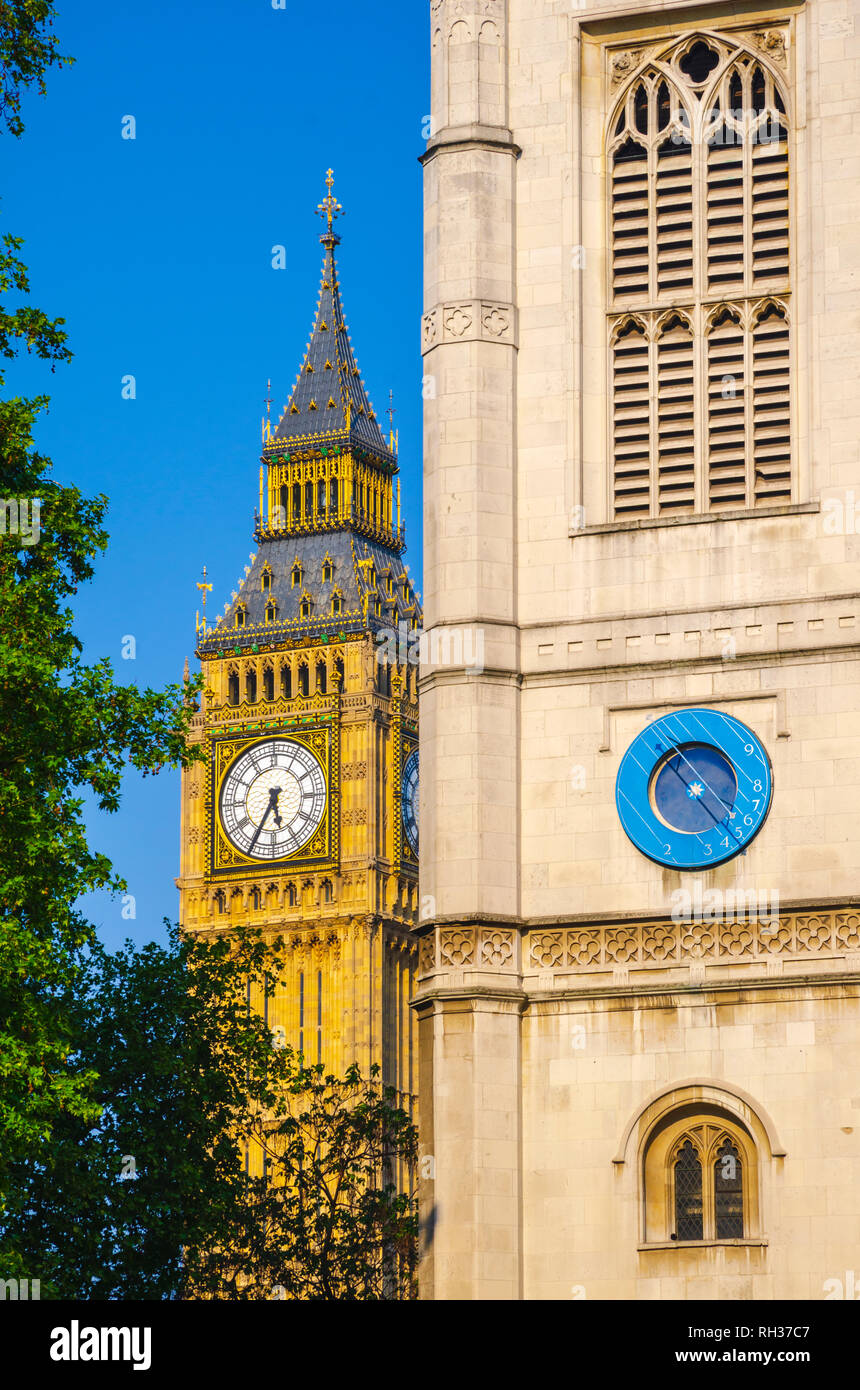 Großbritannien, England, London, Westminster, Houses of Parliament, Big Ben und Westminster Abbey, St Margaret's Church Tower Stockfoto