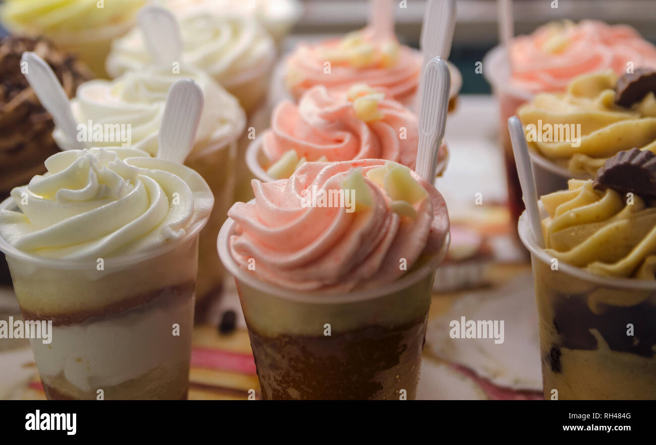 Kuchen Schüsse sind eines der beliebtesten Produkte im Mary's Kuchen & Gebäck, eine Spezialität der Bäckerei in Northport, Alabama angeboten. Stockfoto