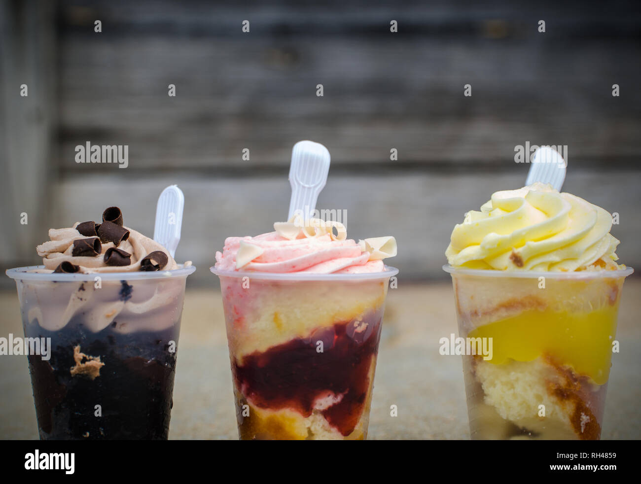 Kuchen Schüsse sind eines der beliebtesten Produkte im Mary's Kuchen & Gebäck, eine Spezialität der Bäckerei in Northport, Alabama angeboten. Stockfoto