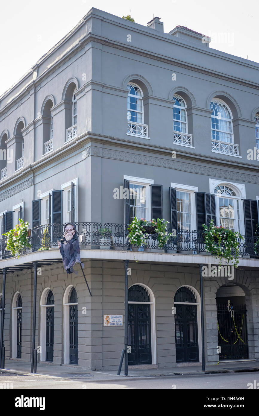 Historische Kolonialhäuser aus den 1800er Jahren, LaLaurie Mansion, Heimat von Madame LaLaurie, Royal Street, New Orleans French Quarter, Louisiana, USA Stockfoto