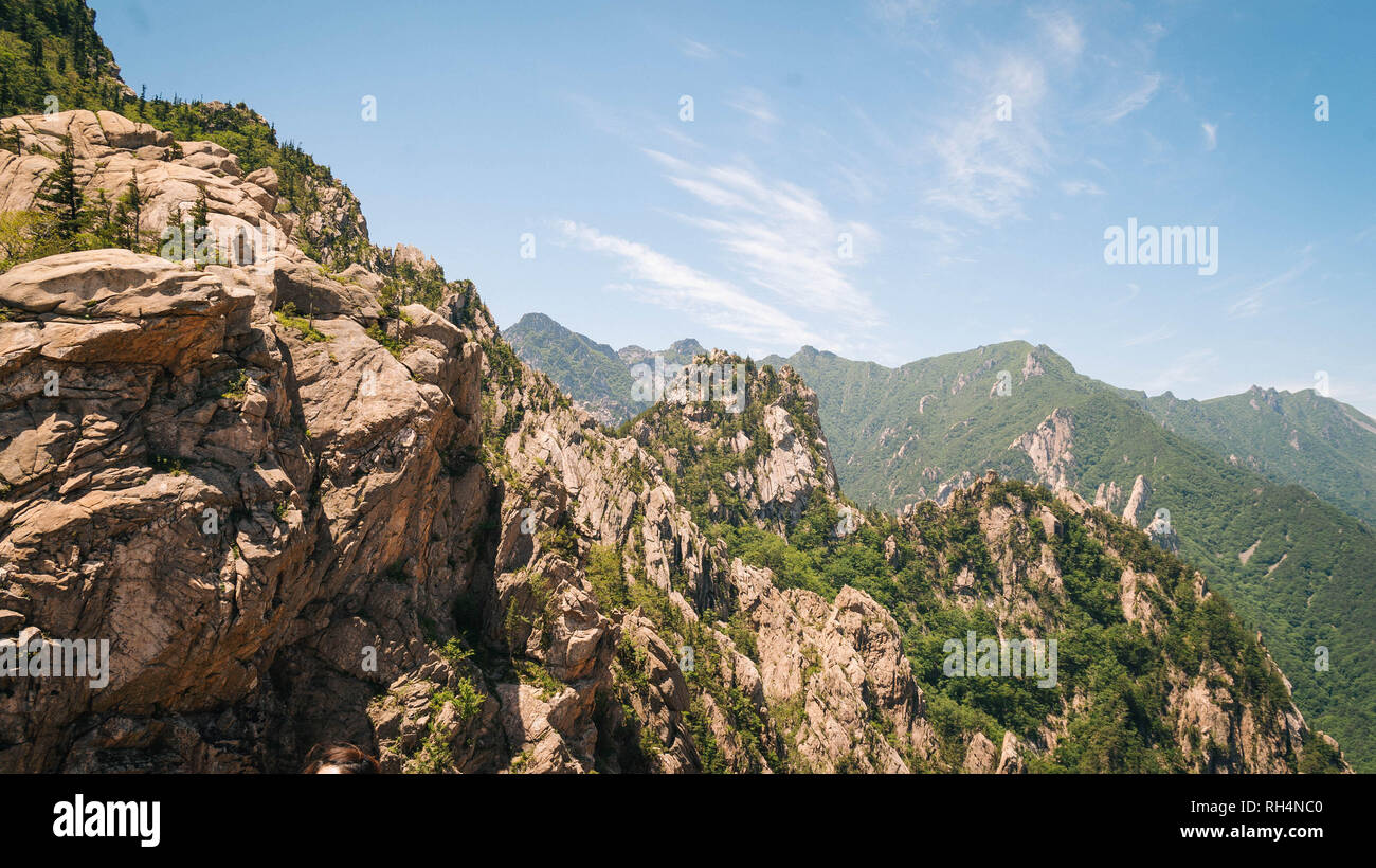 Mountain Range in Seoraksan Nationalpark, Gangwon-do, Südkorea Stockfoto