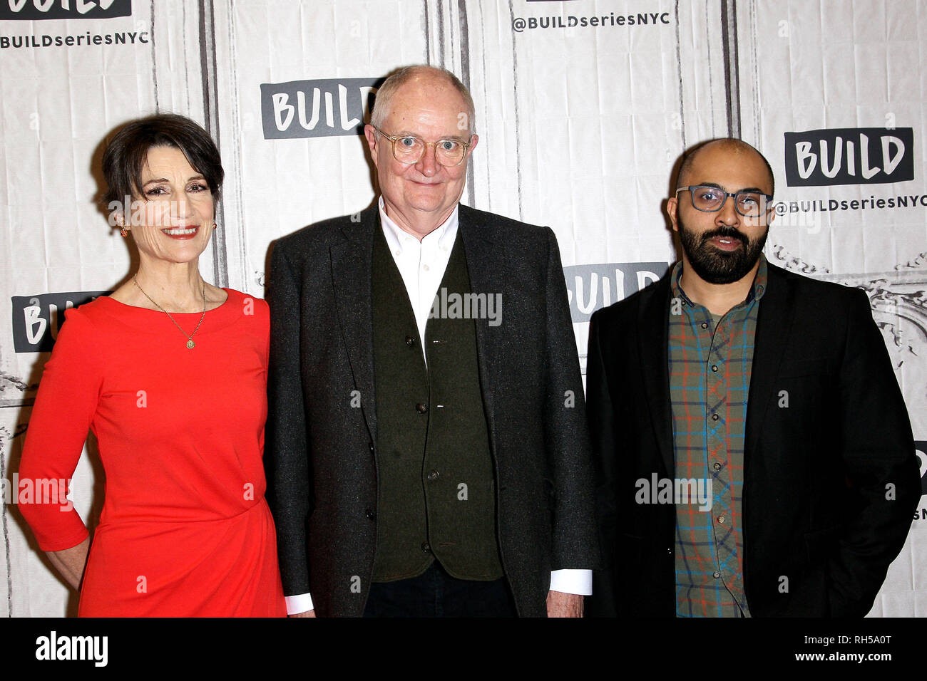 New York, USA. 08 Mär, 2017. Darsteller, Harriet Walter, Jim Broadbent, Direktor, Ritesh Batra am Mittwoch, Feb 8, 2017 bauen Serie Diskussion mit dem "Der Sinn einer Endet am Bau Studio in New York, USA. Quelle: Steve Mack/S.D. Mack Bilder/Alamy Stockfoto