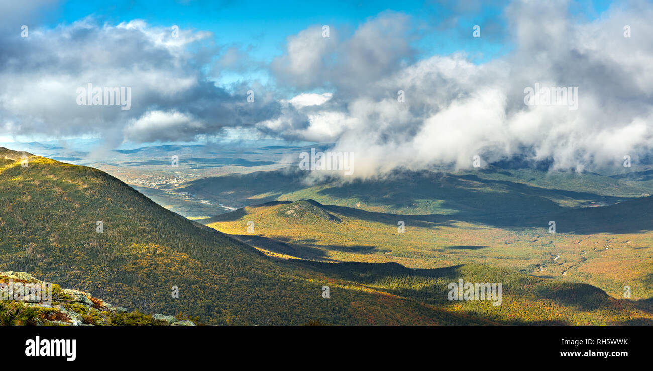 Die Hänge des Mount Adams gesehen vom Mount Washington Straße, Stockfoto