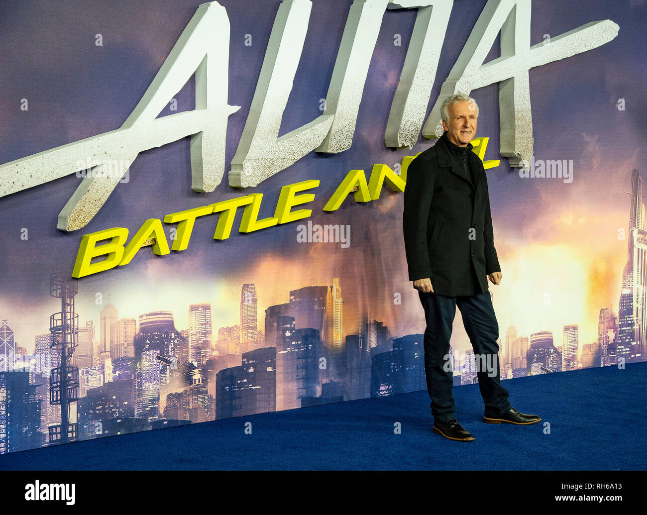 James Cameron besucht die Weltpremiere von "Alita: Battle Angel' im Odeon Leicester Square. Stockfoto