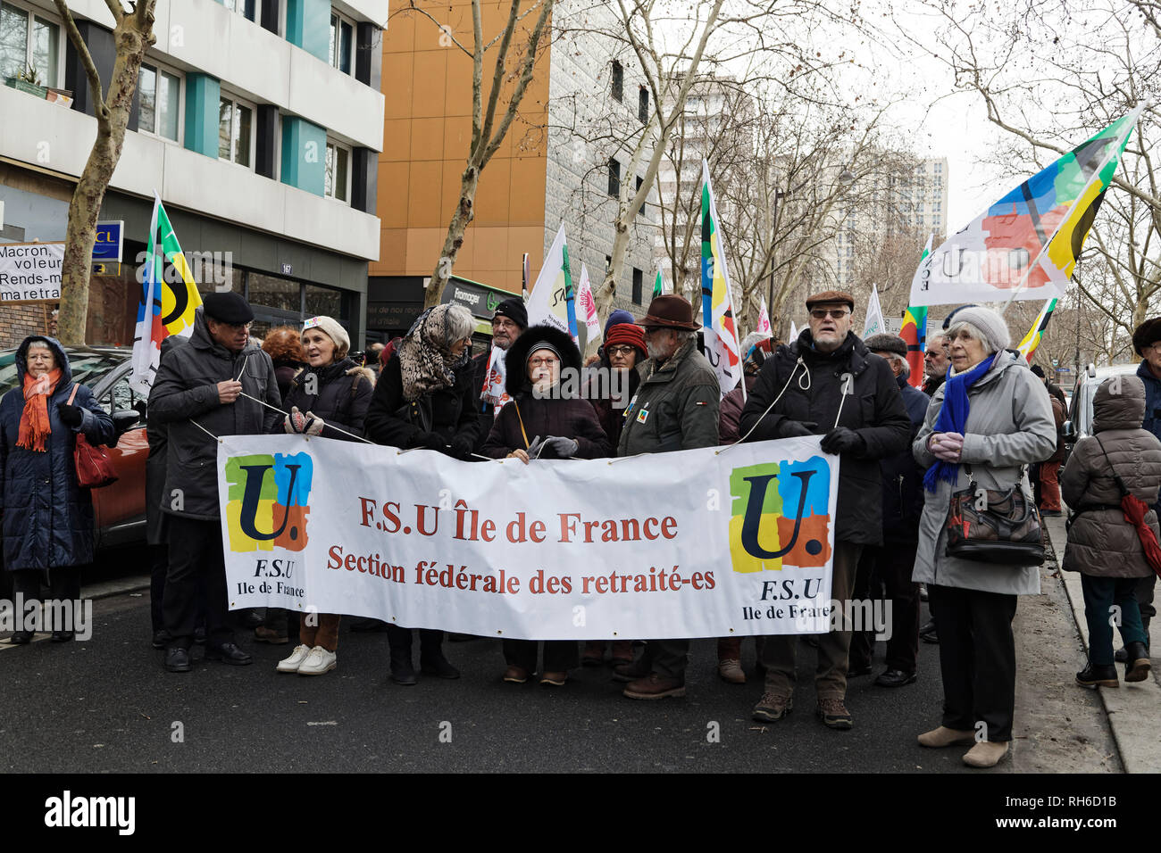 Paris, Frankreich. 31 Jan, 2019. Tausende von Rentnern demonstrierte friedlich von der Place d'Italie und gegenüber dem Ministerium der Finanzen in Bercy am 31. Januar 2019 in Paris, Frankreich. Quelle: Bernard Menigault/Alamy leben Nachrichten Stockfoto