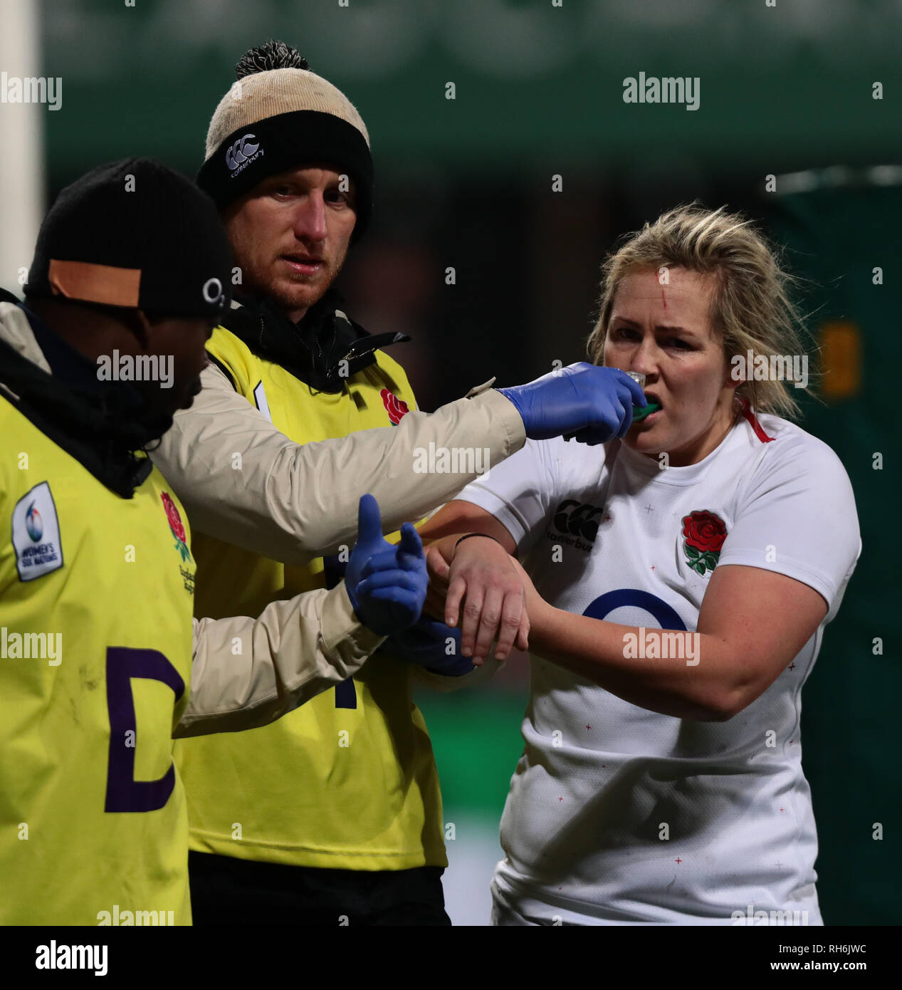 Energia Park, Dublin, Irland. 1 Feb, 2019. Frauen sechs Nationen Rugby, Irland gegen England; Marlie Packer (England) erlischt für ärztliche Behandlung Credit: Aktion plus Sport/Alamy leben Nachrichten Stockfoto