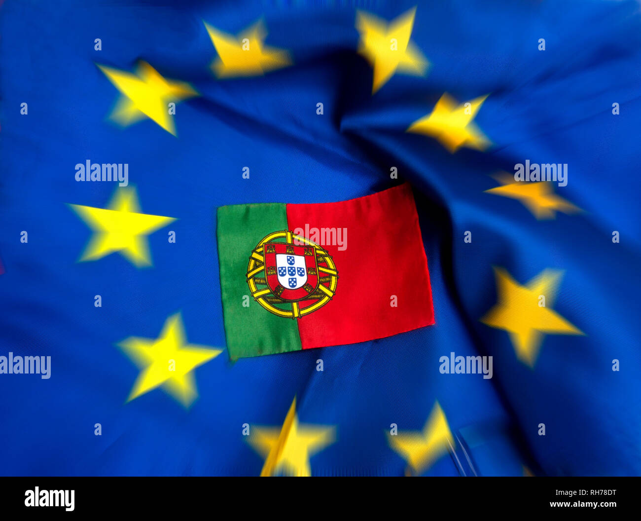 Flaggen der Europäischen Union und Portugal Stockfoto