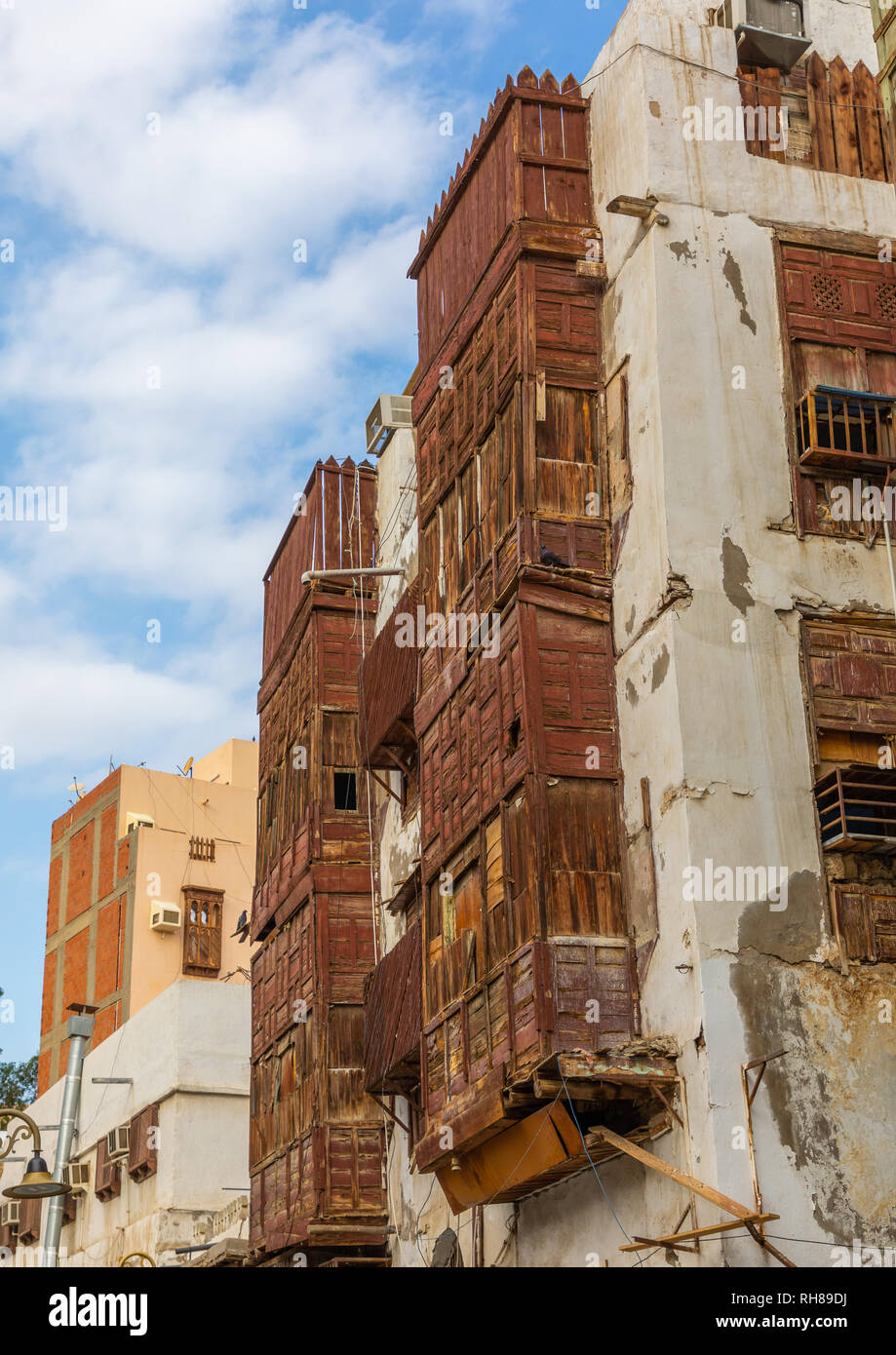 Alte Häuser mit Holz- mashrabiyas in al-Balad Viertel, Mekka Provinz, Jeddah, Saudi-Arabien Stockfoto