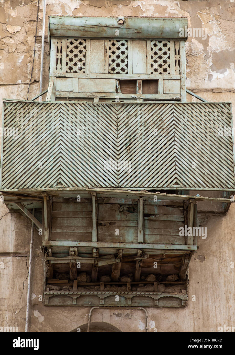Holz- mashrabiya eines alten Hauses in al-Balad Viertel, Mekka Provinz, Jeddah, Saudi-Arabien Stockfoto
