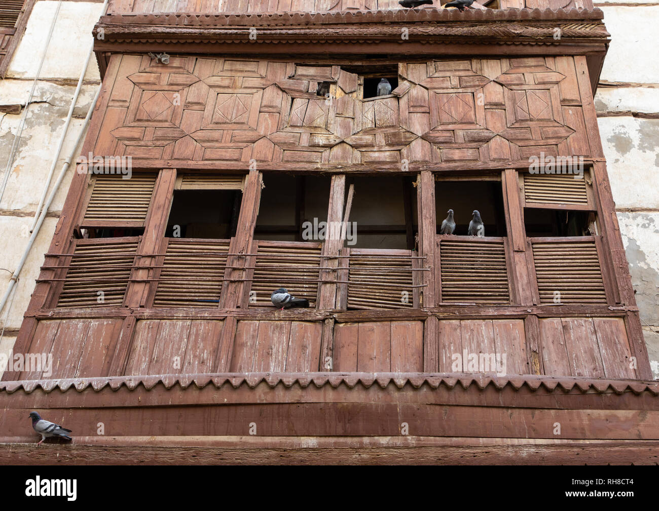 Holz- mashrabiya eines alten Hauses in al-Balad Viertel, Mekka Provinz, Jeddah, Saudi-Arabien Stockfoto