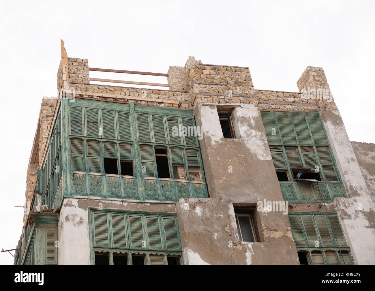 Altes Haus mit Holz- mashrabiya in al-Balad Viertel, Mekka Provinz, Jeddah, Saudi-Arabien Stockfoto