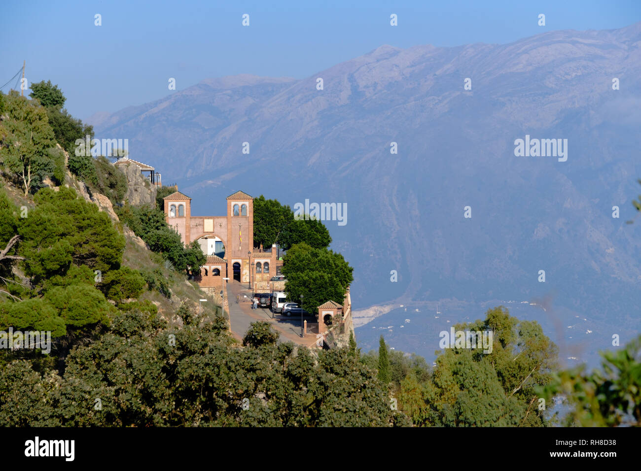 Das Tor zum Berg Dorf von Comares, Axarquia, Malaga, Andalusien, Spanien Stockfoto